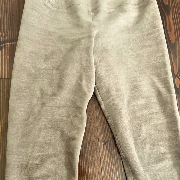 Aritzia Wilfred Free Suede Leggings - Picture 5 of 9